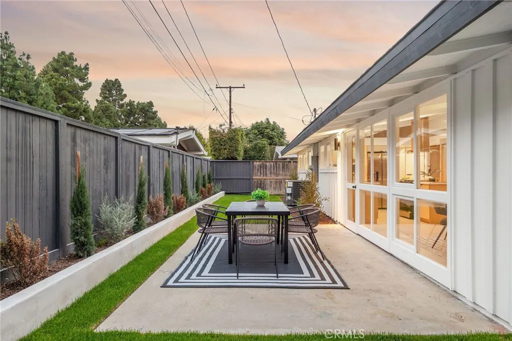 3103 Shipway Avenue, Long Beach, California 90808 home-pic-25